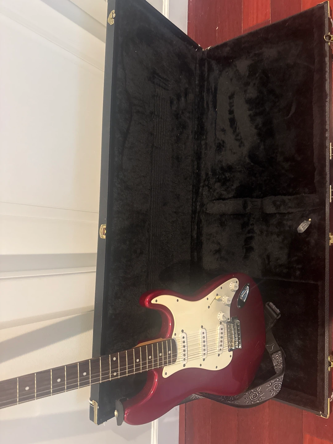 Squier Stratocaster Electric Guitar with Hard Case - photo 2