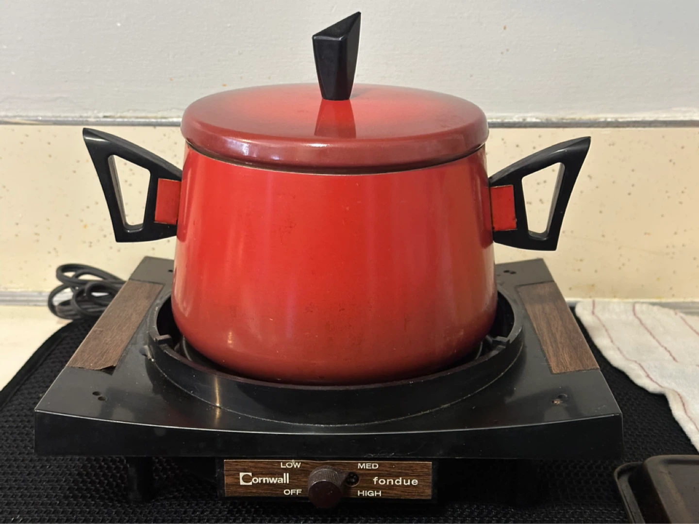 1970s Cornwall fondue pot