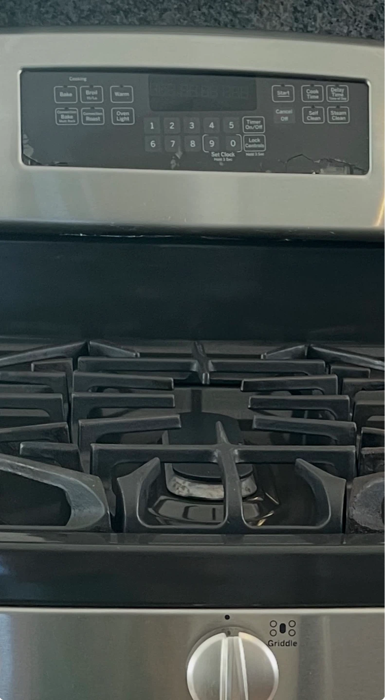 GE Gas Range with Oven - photo 2