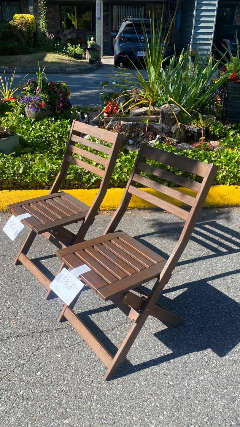 Wooden Folding Chairs (Set of 2) - photo 2
