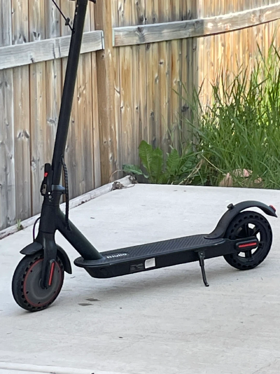 Riuiio Electric Scooter