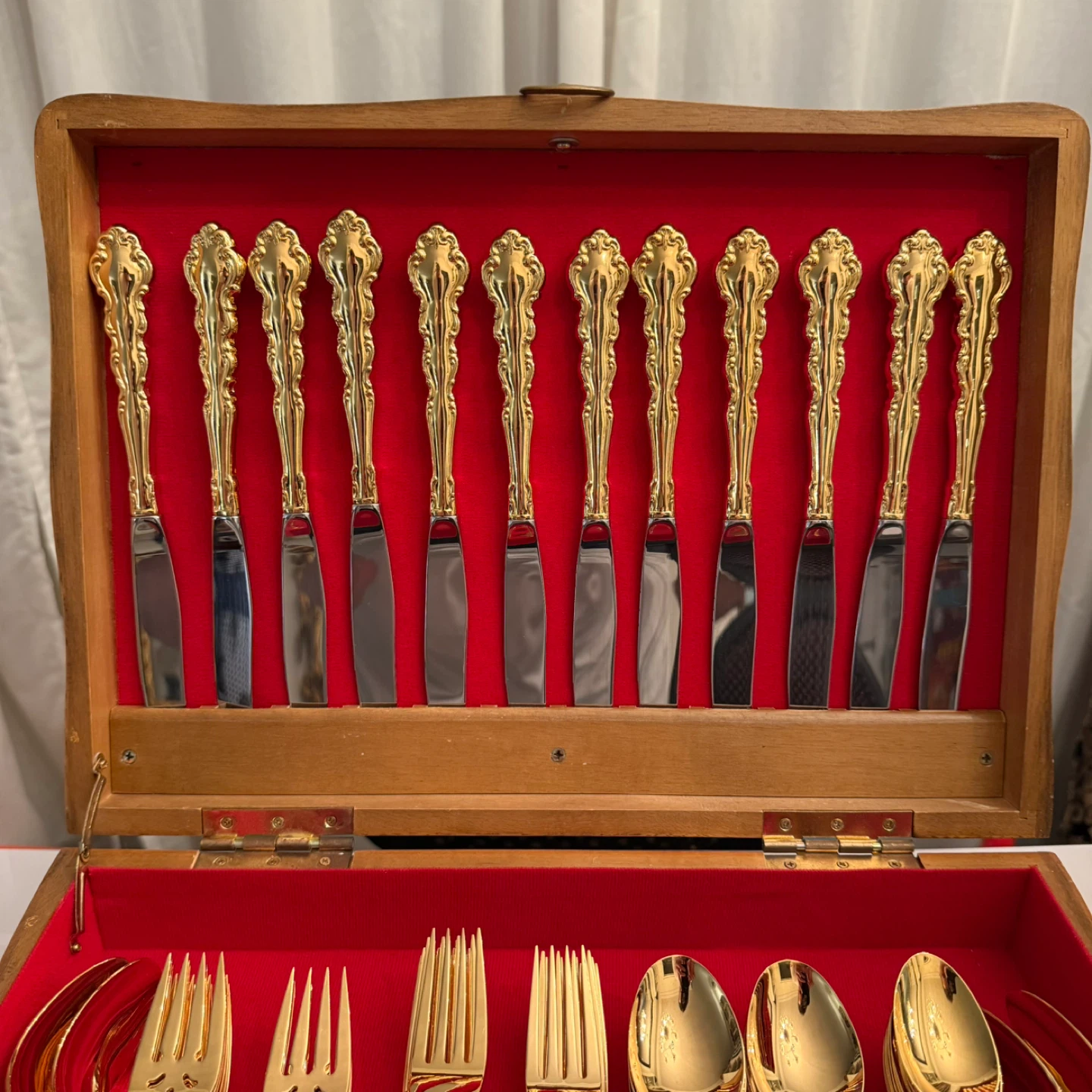 Gold plated flatware set for 12 people - photo 3