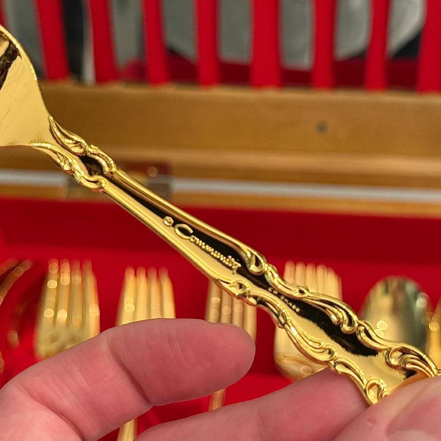 Gold plated flatware set for 12 people - photo 4