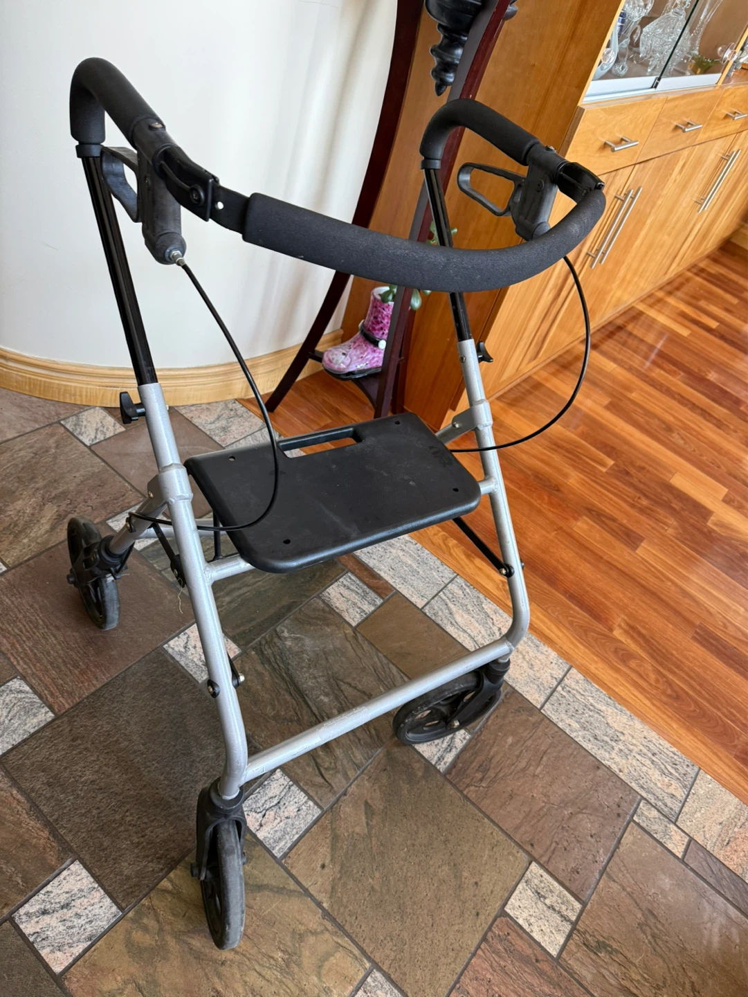 -Wheel Walker with Seat