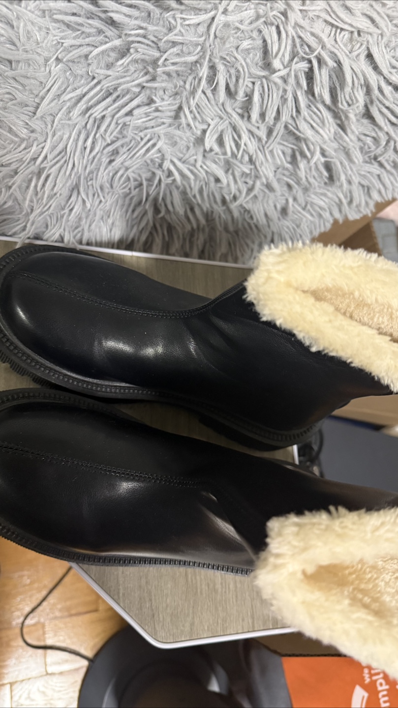 Black Faux Fur Lined Winter Boots - photo 3