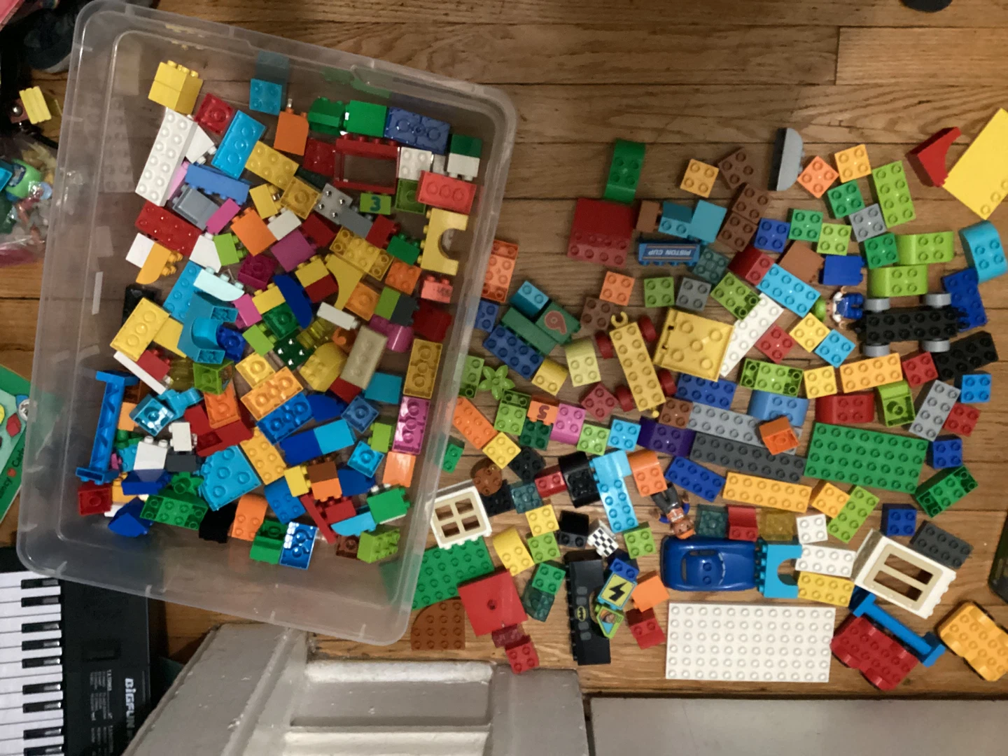 ⚽️Assorted Lego Duolo Building Bricks, container included - photo 2