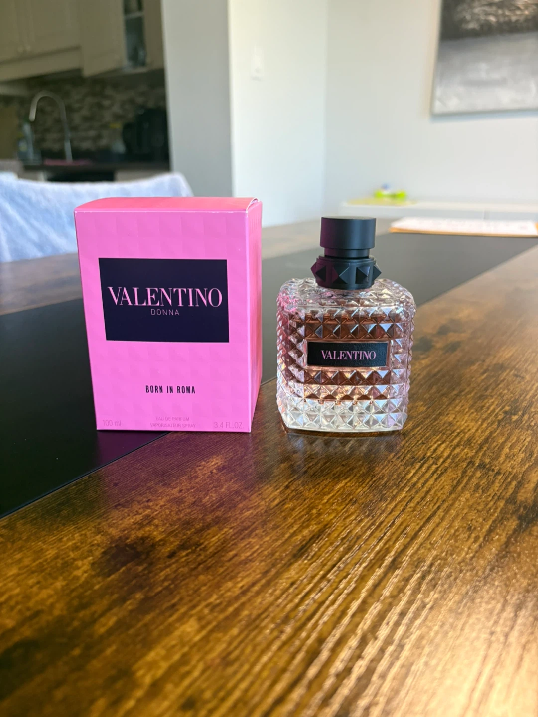 Valentino Donna Born in Roma