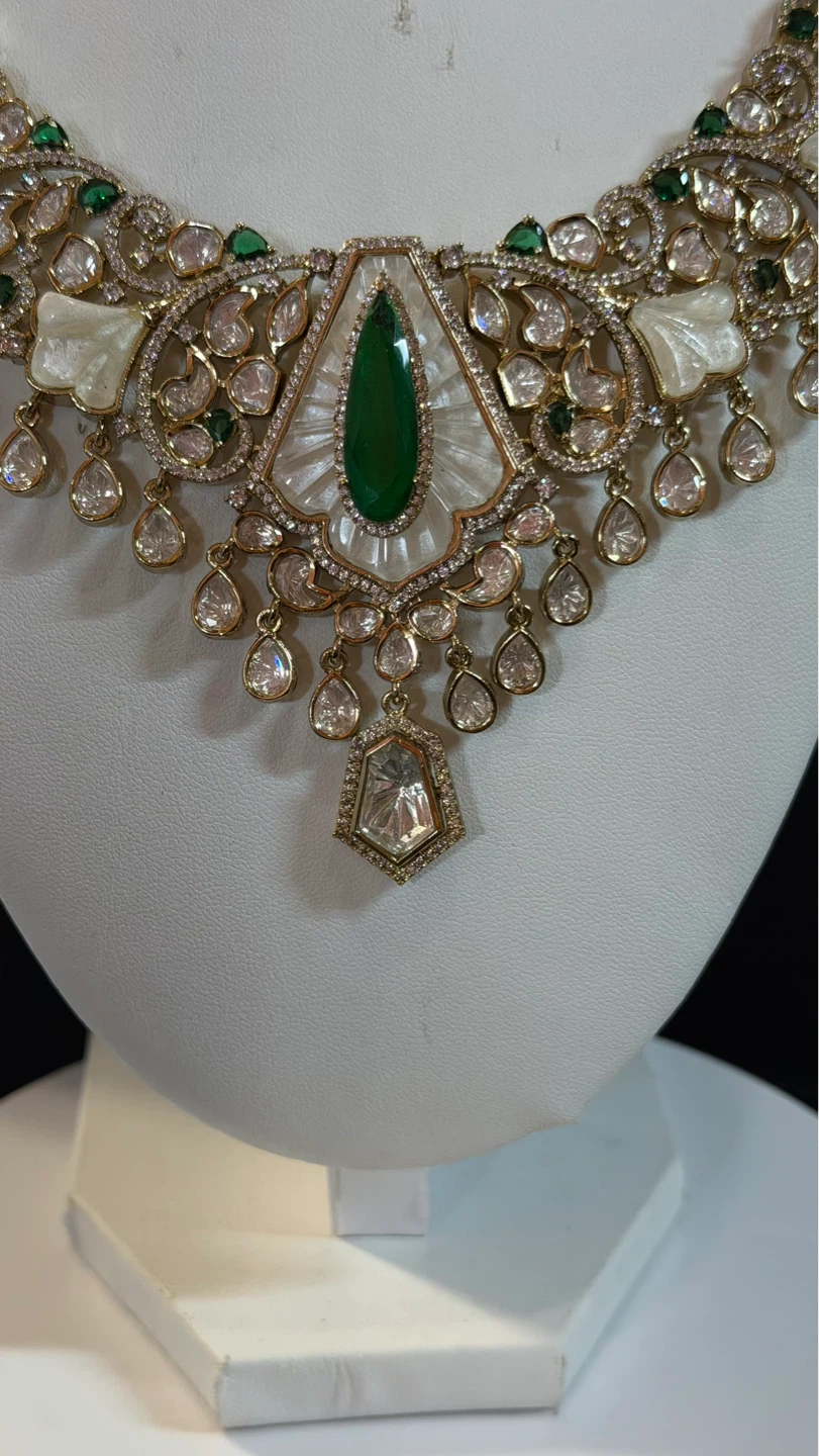 Green with mother of pearl moissanite necklace set - photo 5