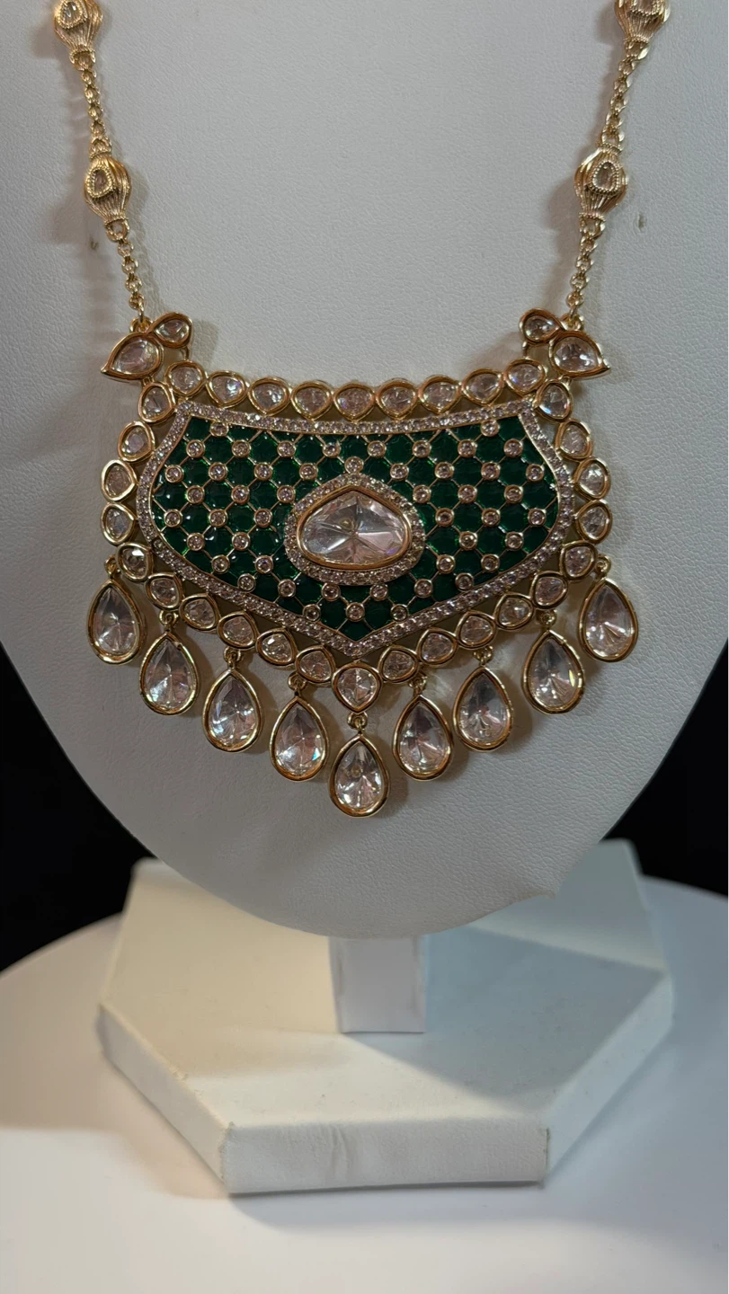 Green tayani necklace set - photo 3