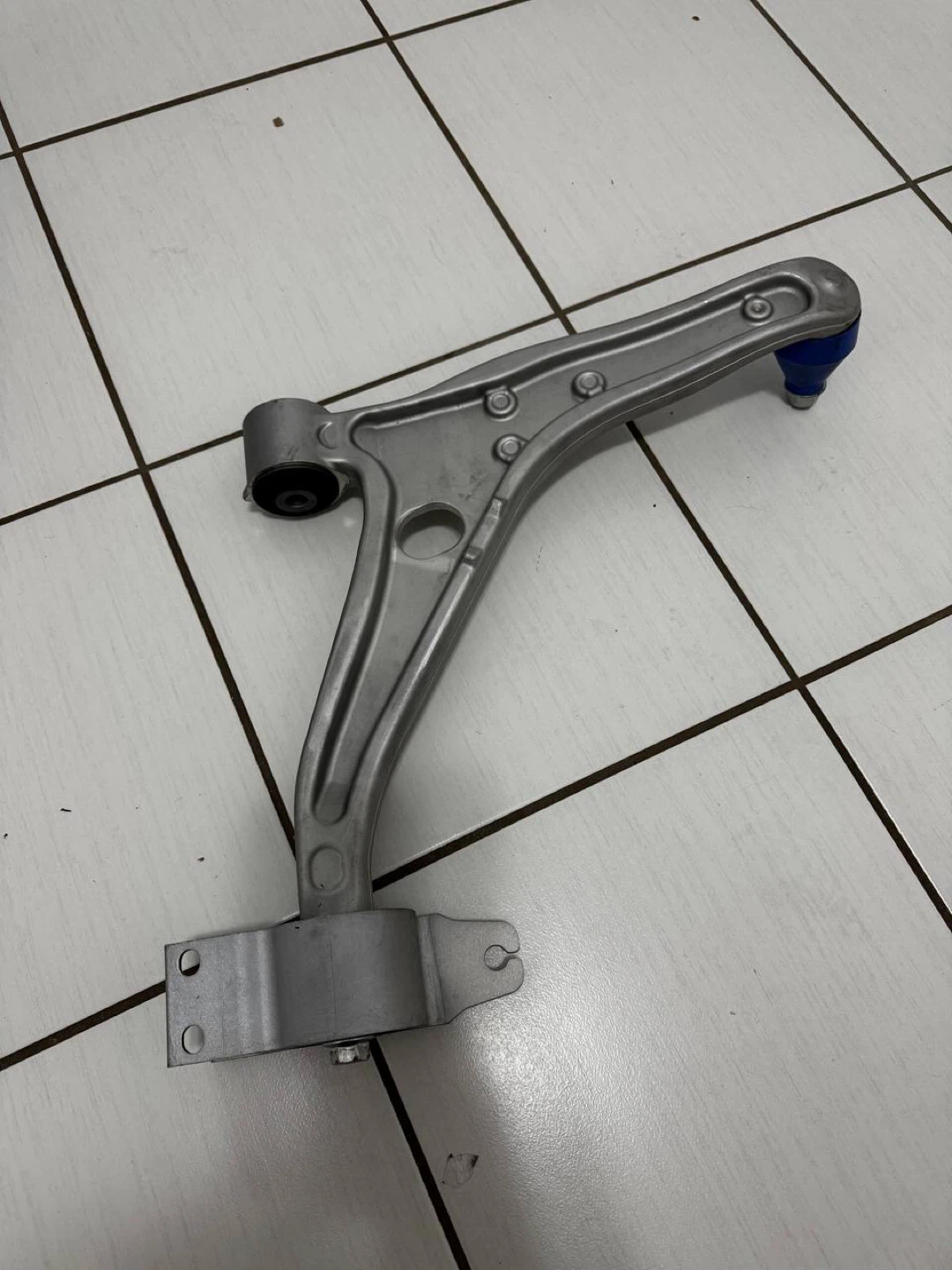 NEW Mercedes-Benz Front Left Lower Control Arm
