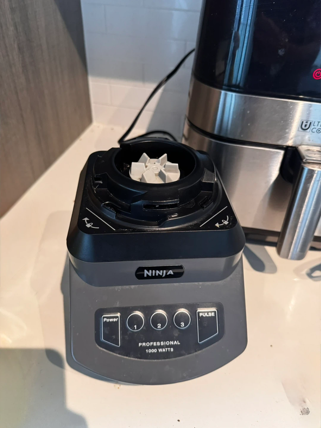 Ninja Professional Blender 1000 Watts - photo 2