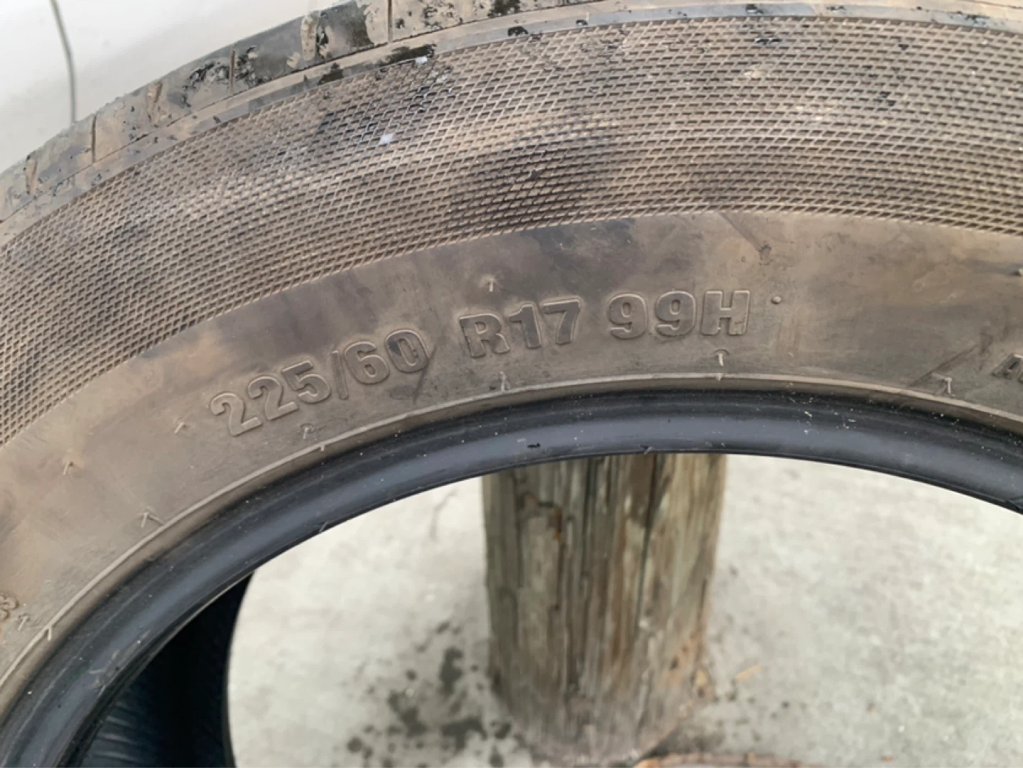 225/60 R17 99H Tire