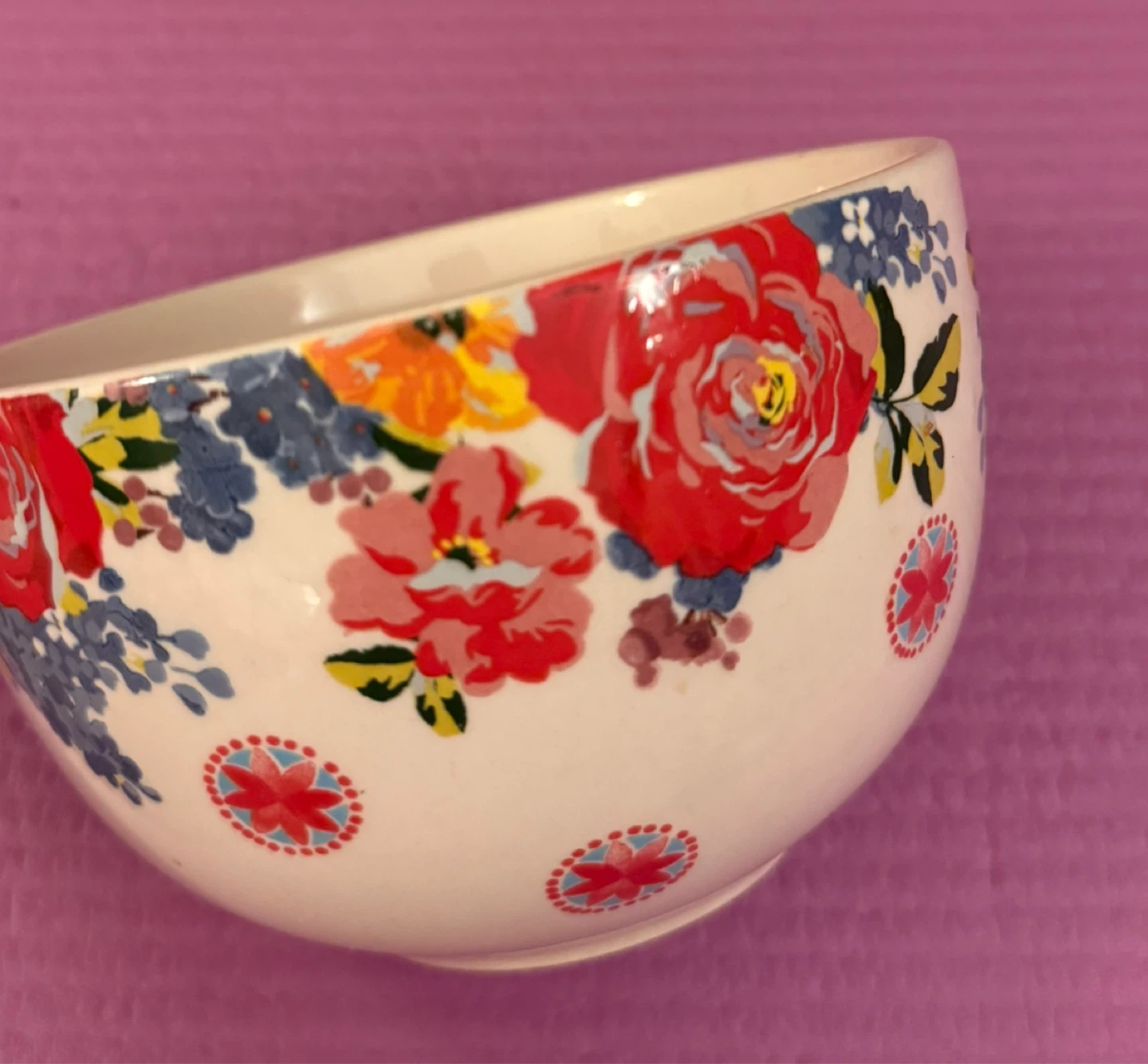 ⚽️ Circa microwavable porcelain bowl- red flowers