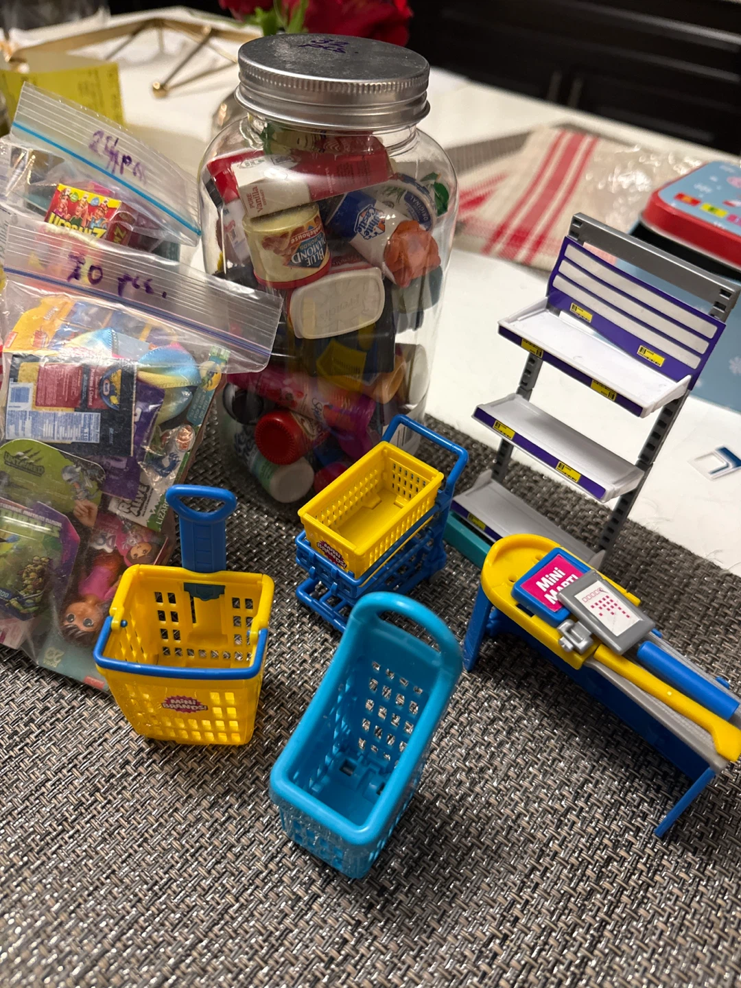 ⚽️Mini Brands Collection with Display Shelves and Shopping Carts - photo 2
