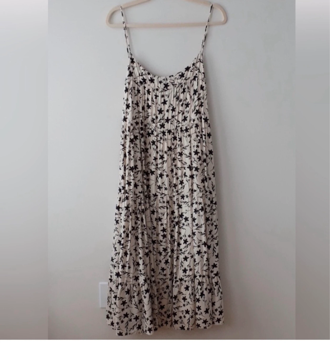 Midi Dress with Black Floral Print ⚽ - photo 2