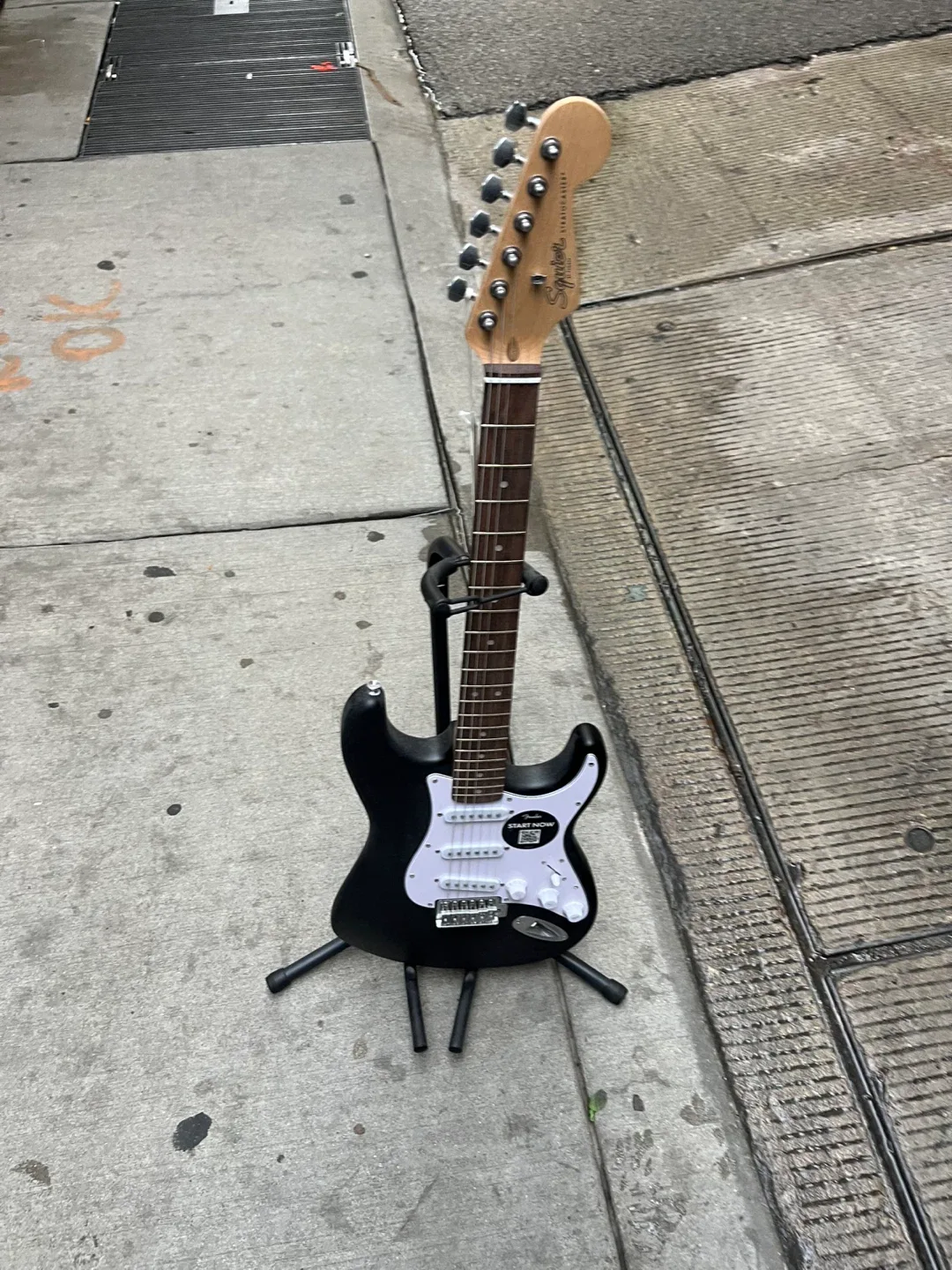 Fender Squier Electric Guitar - photo 3