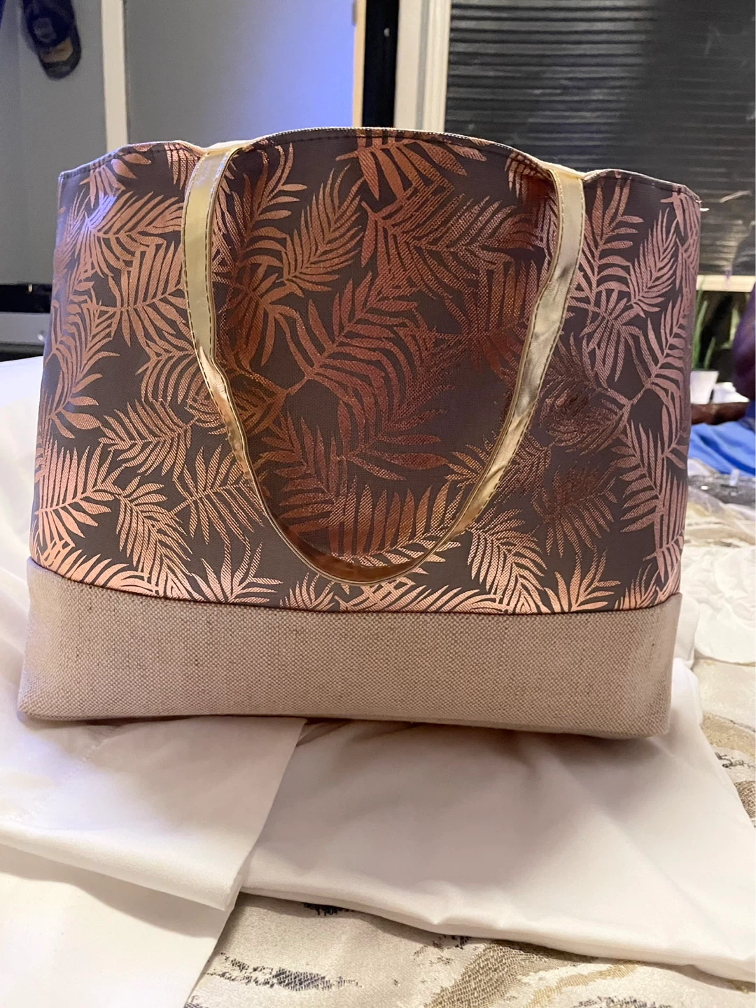 ⚽️ Tote Bag with Leaf Pattern