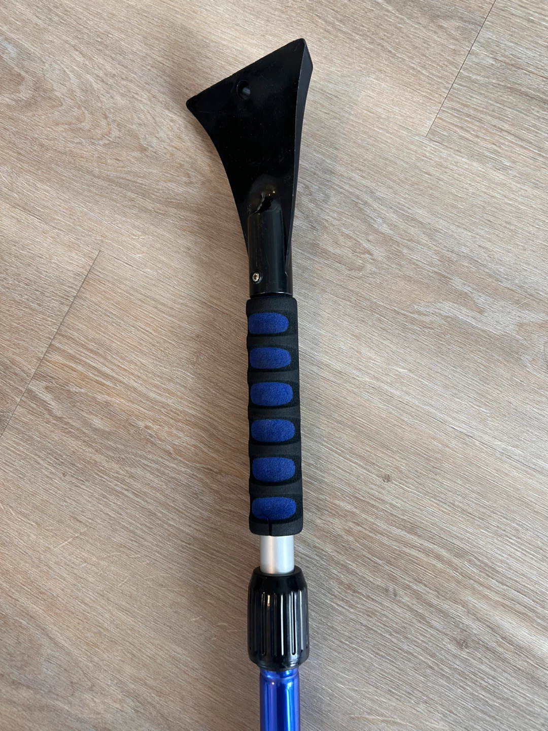 ⚽️ Telescopic Snow Broom with Ice Scraper (Extendable 34"–45") - photo 3