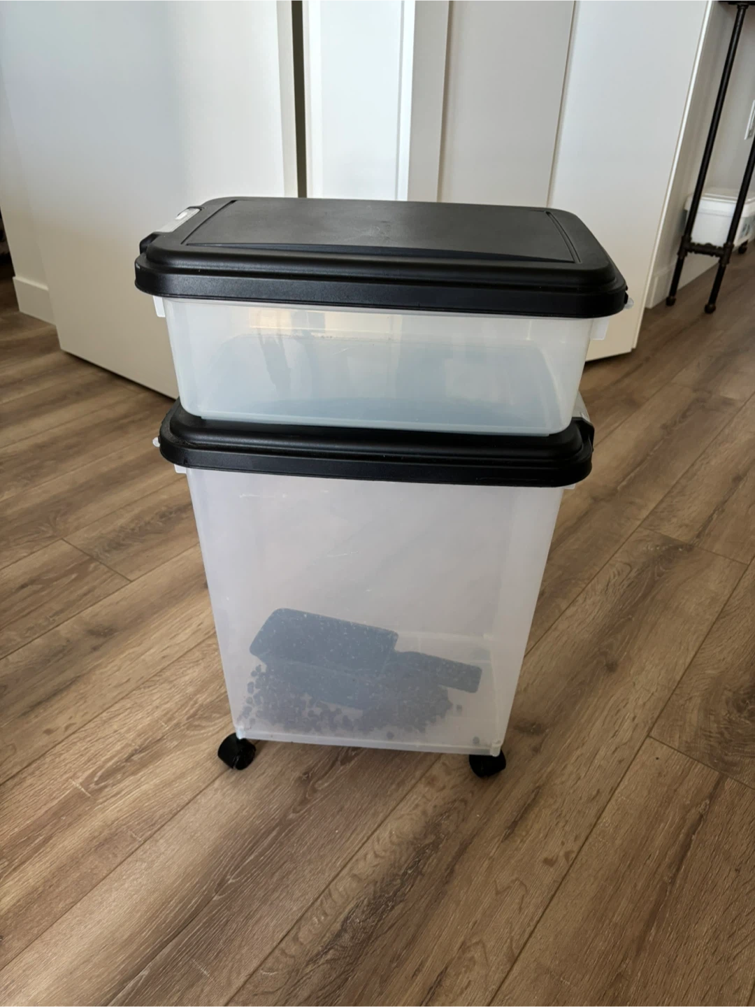 Dog / Cat food containers