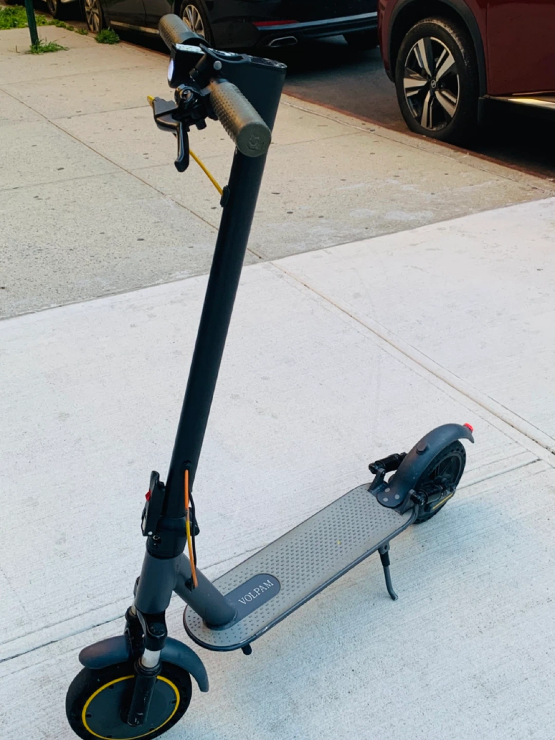 VOLPAM Electric Scooter