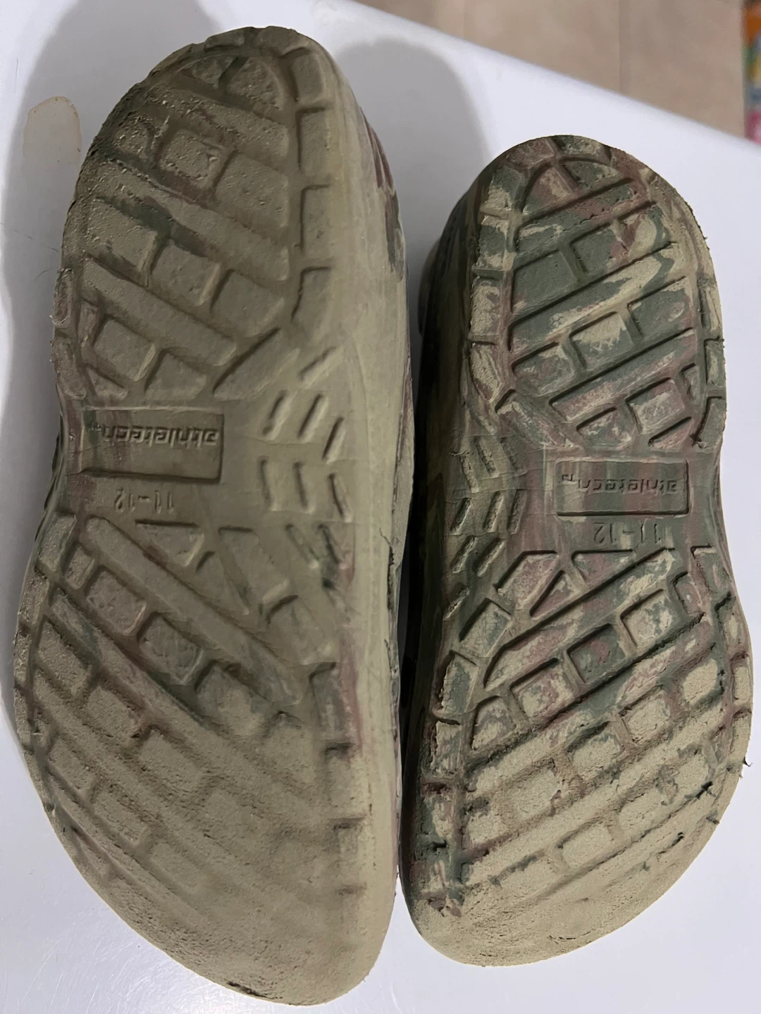 Athletic Works Camo Clogs Size 11-12 ⚽️ - photo 2
