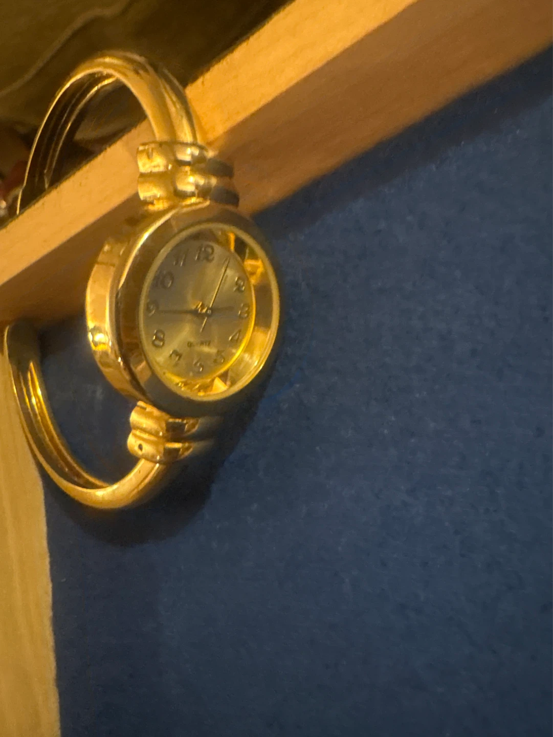 ⚽️Gold Tone Bangle Watch
