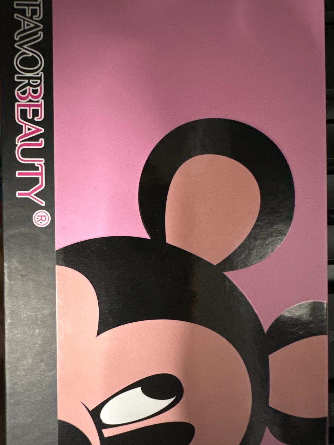 ⚽️ Favor Beauty Mickey Mouse Eyeshadow Palette