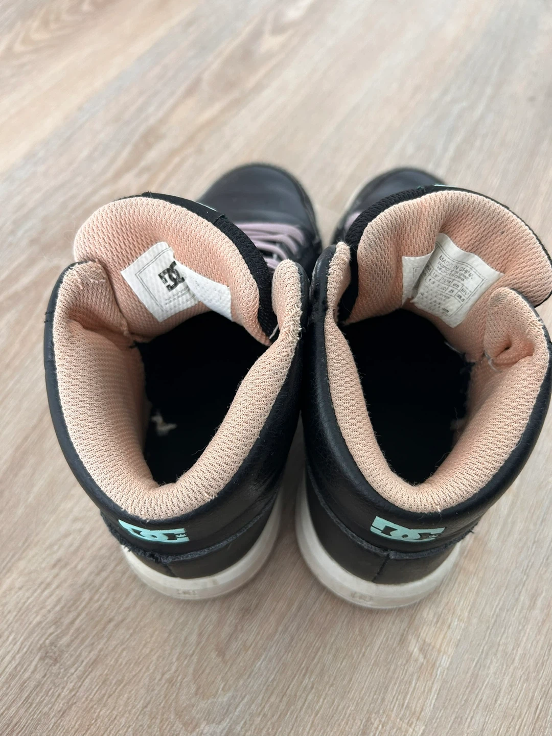 ⚽️ DC Shoes Kids High-Top Skate Shoes – US Size 2Y (21 cm) - photo 2