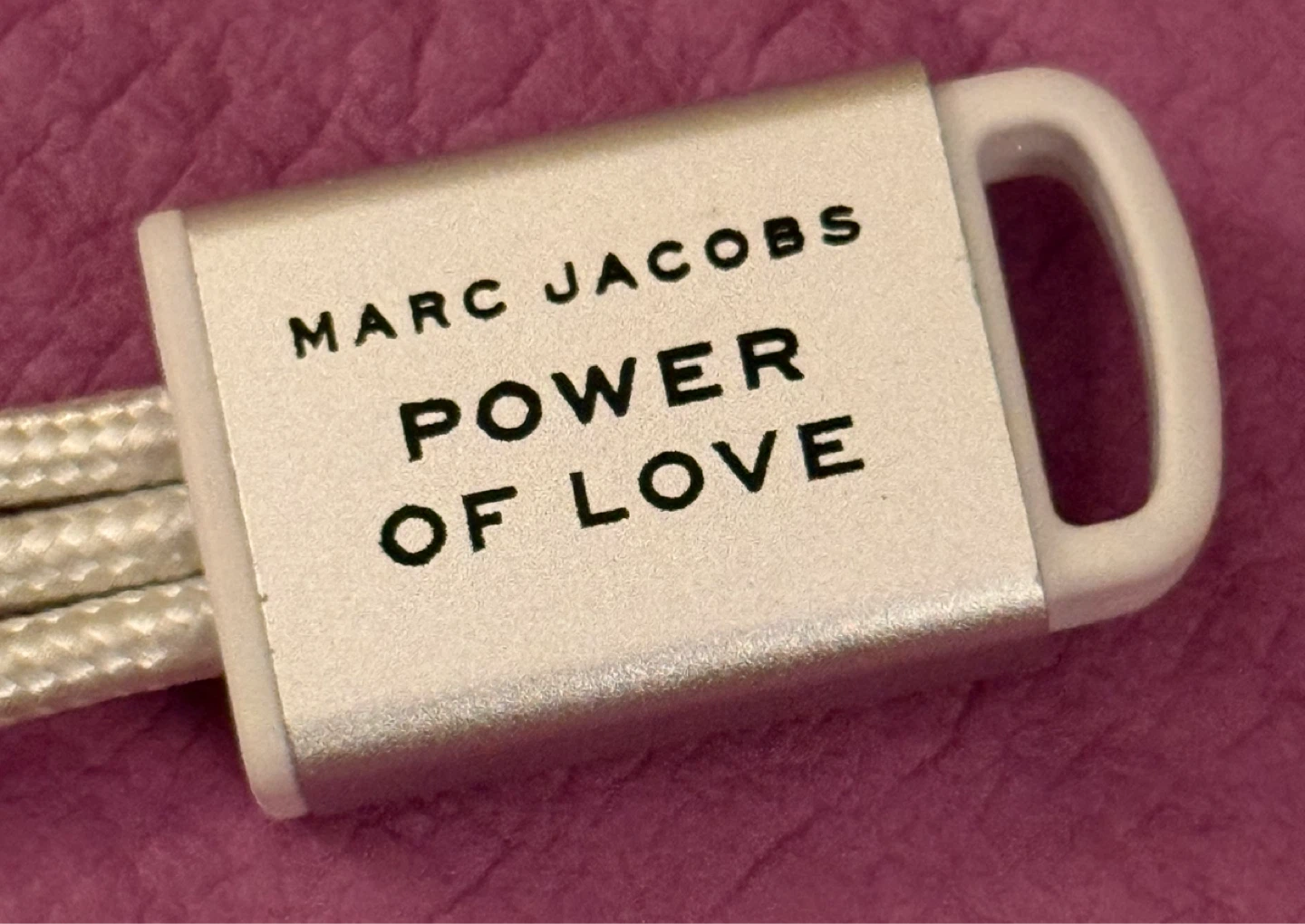 ⚽️Marc Jacobs Power of Love USB Cable - photo 2