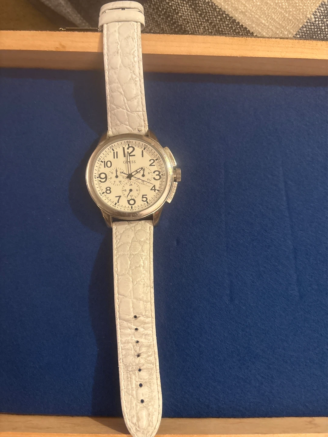 ⚽️GUESS White Leather Strap Watch - photo 4