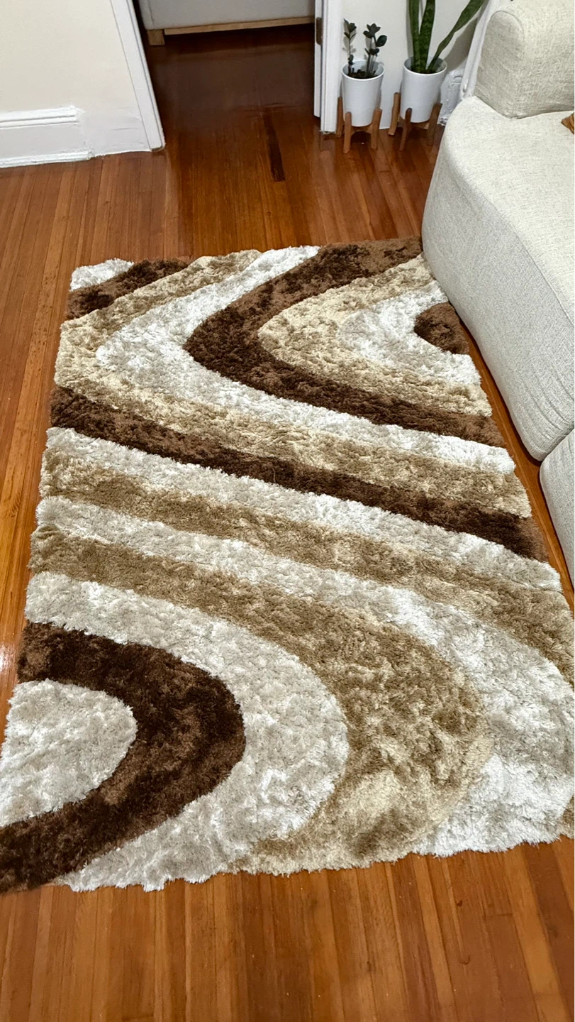 Selling 2 Area Rug Brown/Cream and  Blue/Navy Blue.