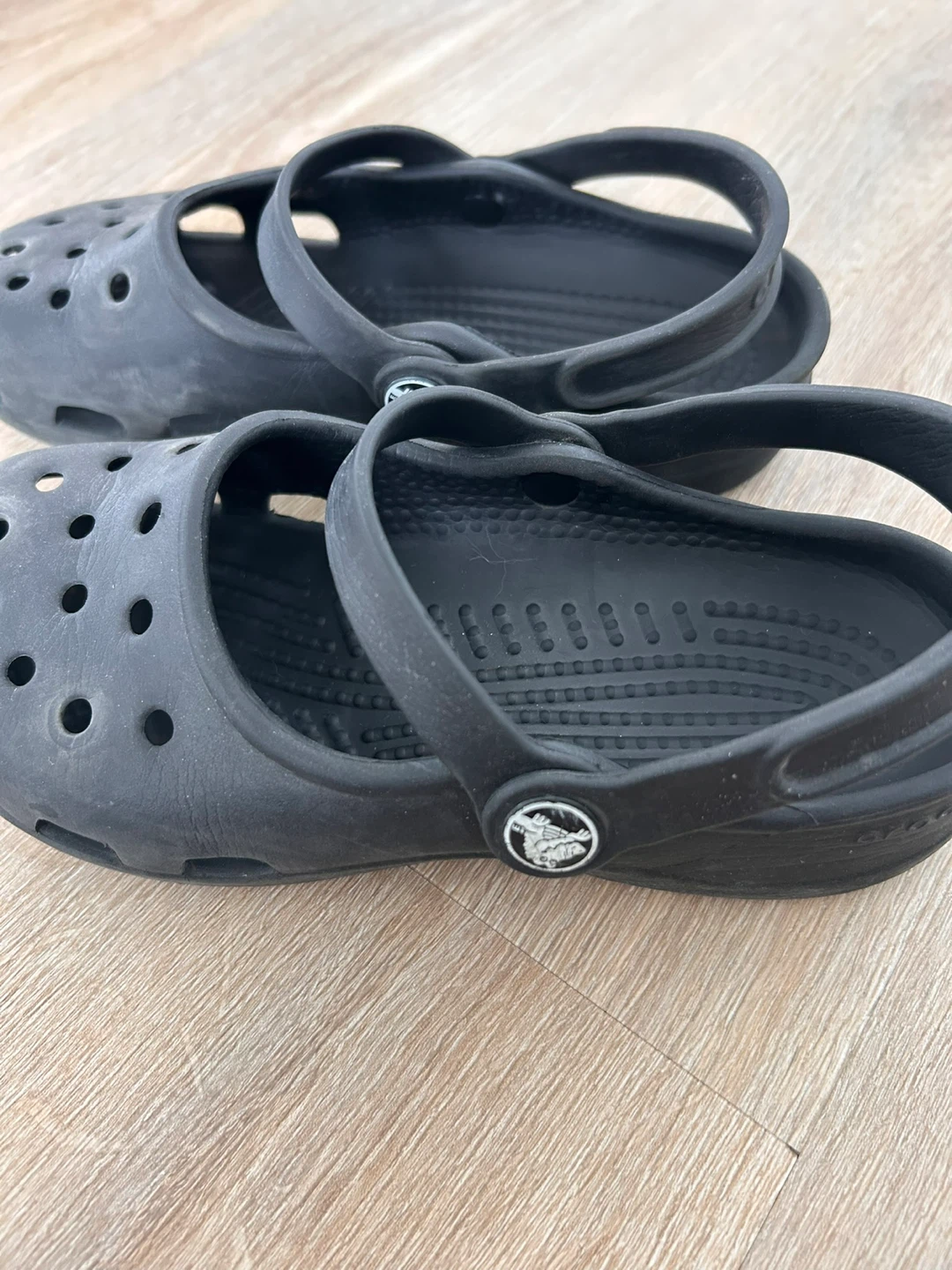 ⚽️ Kids Crocs Classic Mary Jane Style Clogs – Black, Size 13 / 1 - photo 2