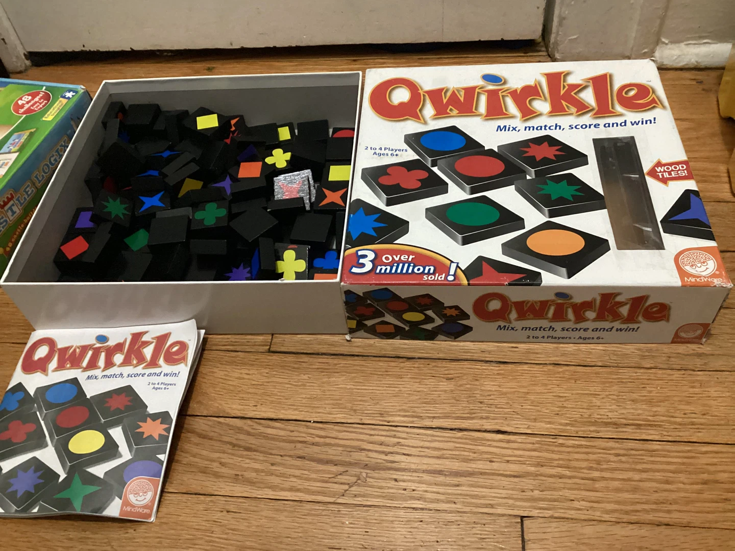 ⚽️Qwirkle Board Game