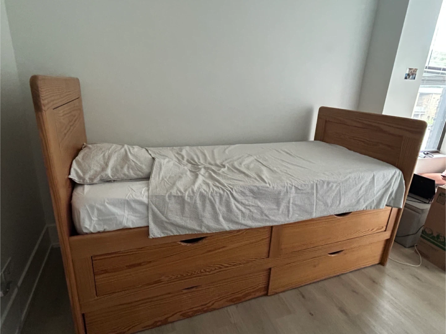 Single size wooden bed with Storage Drawers - photo 2