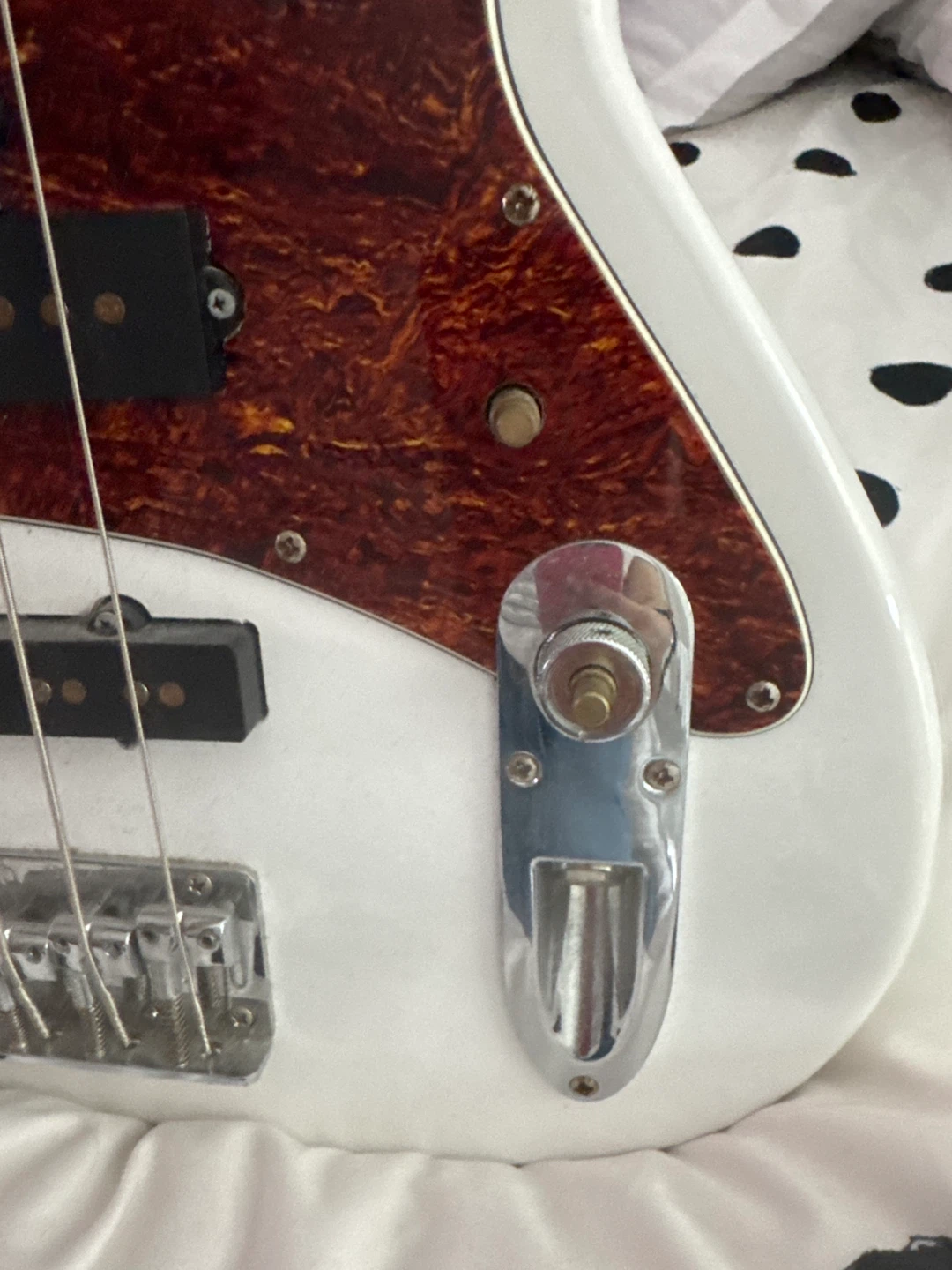 Ibanez White Electric Bass Guitar - photo 3