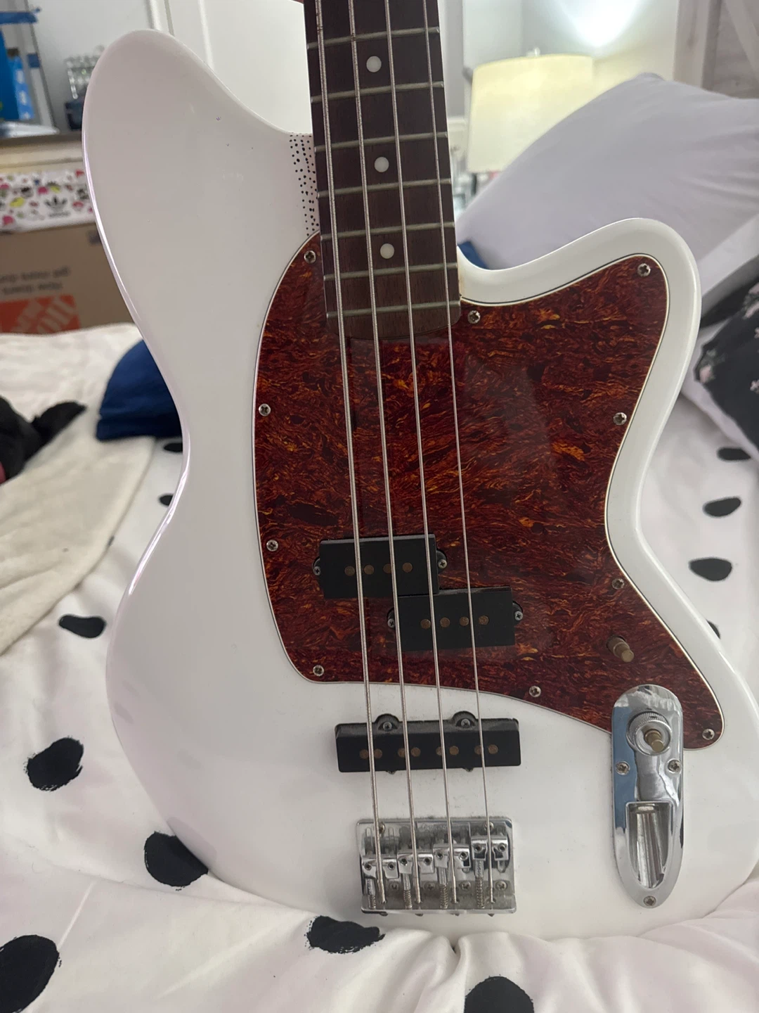 Ibanez White Electric Bass Guitar - photo 4