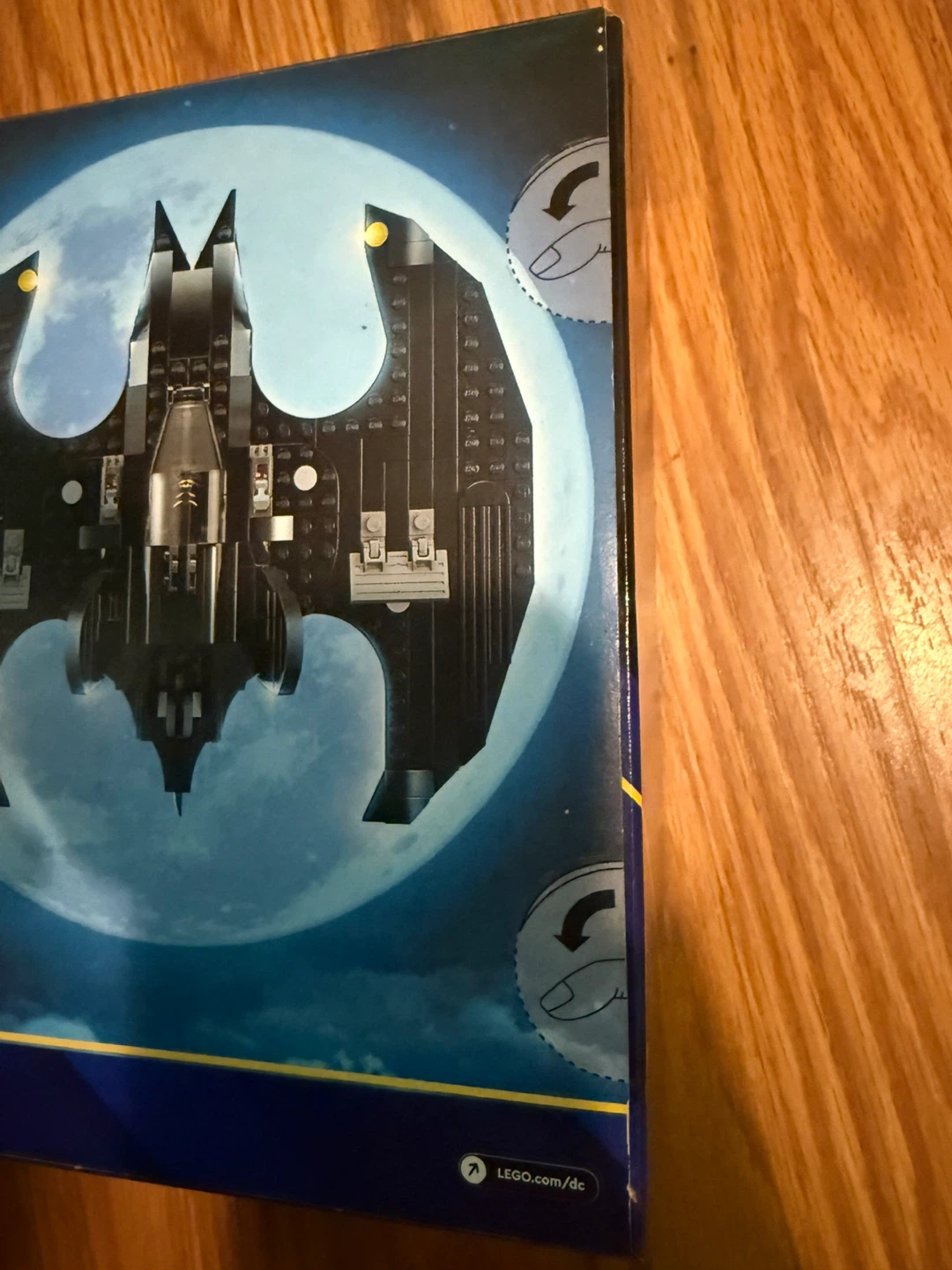 LEGO Batman Batwing: Batman vs. The Joker (76265) - photo 3