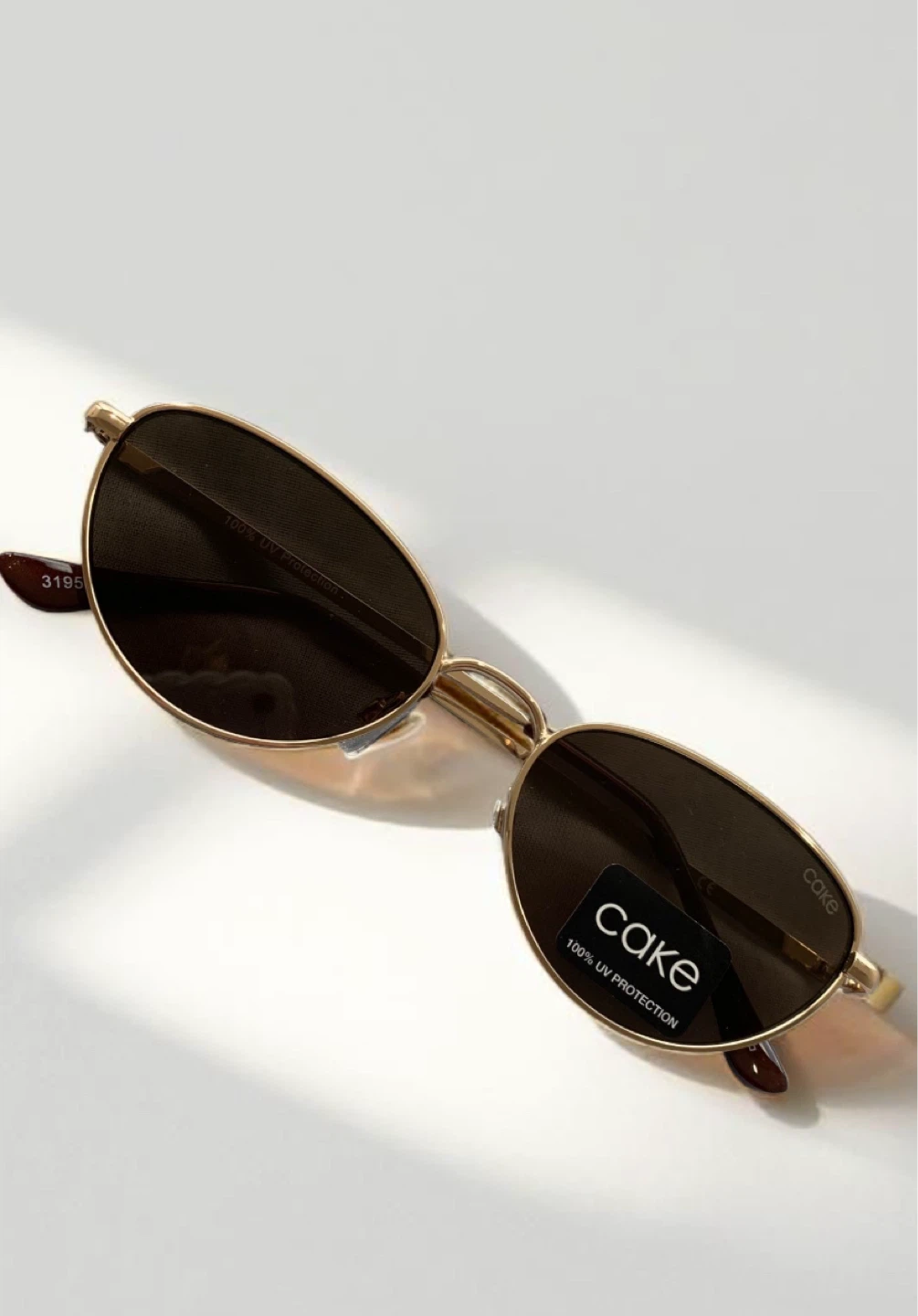 ✨ CAKE Eyewear Gold Oval Sunglasses - New! ⚽️✨