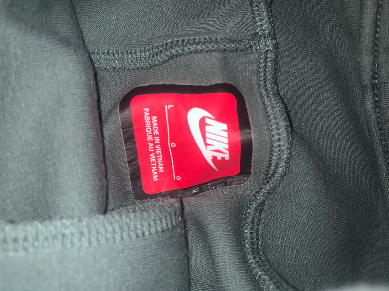 Nike tech fleece L