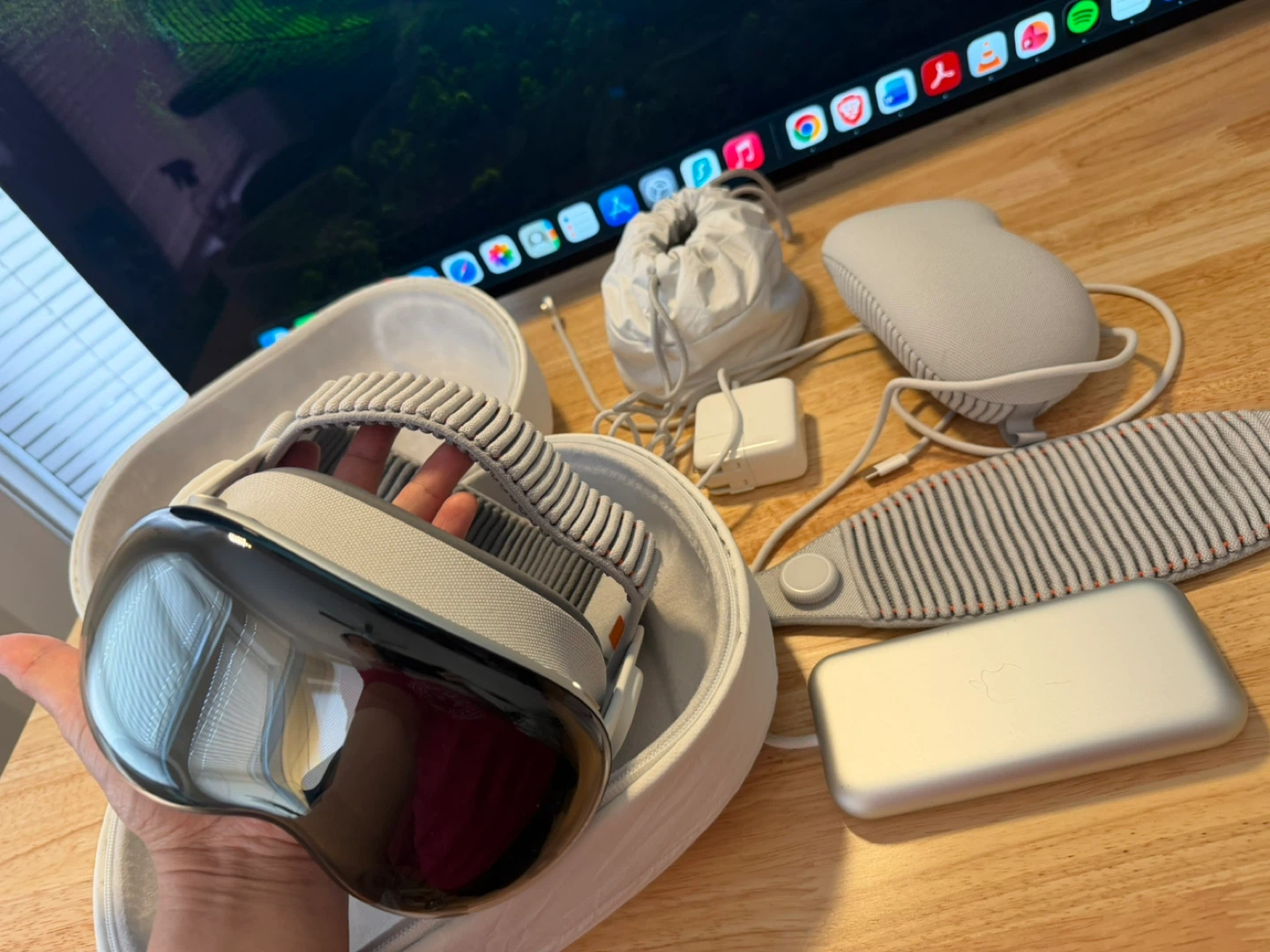Apple Vision Pro M2 256G - photo 2