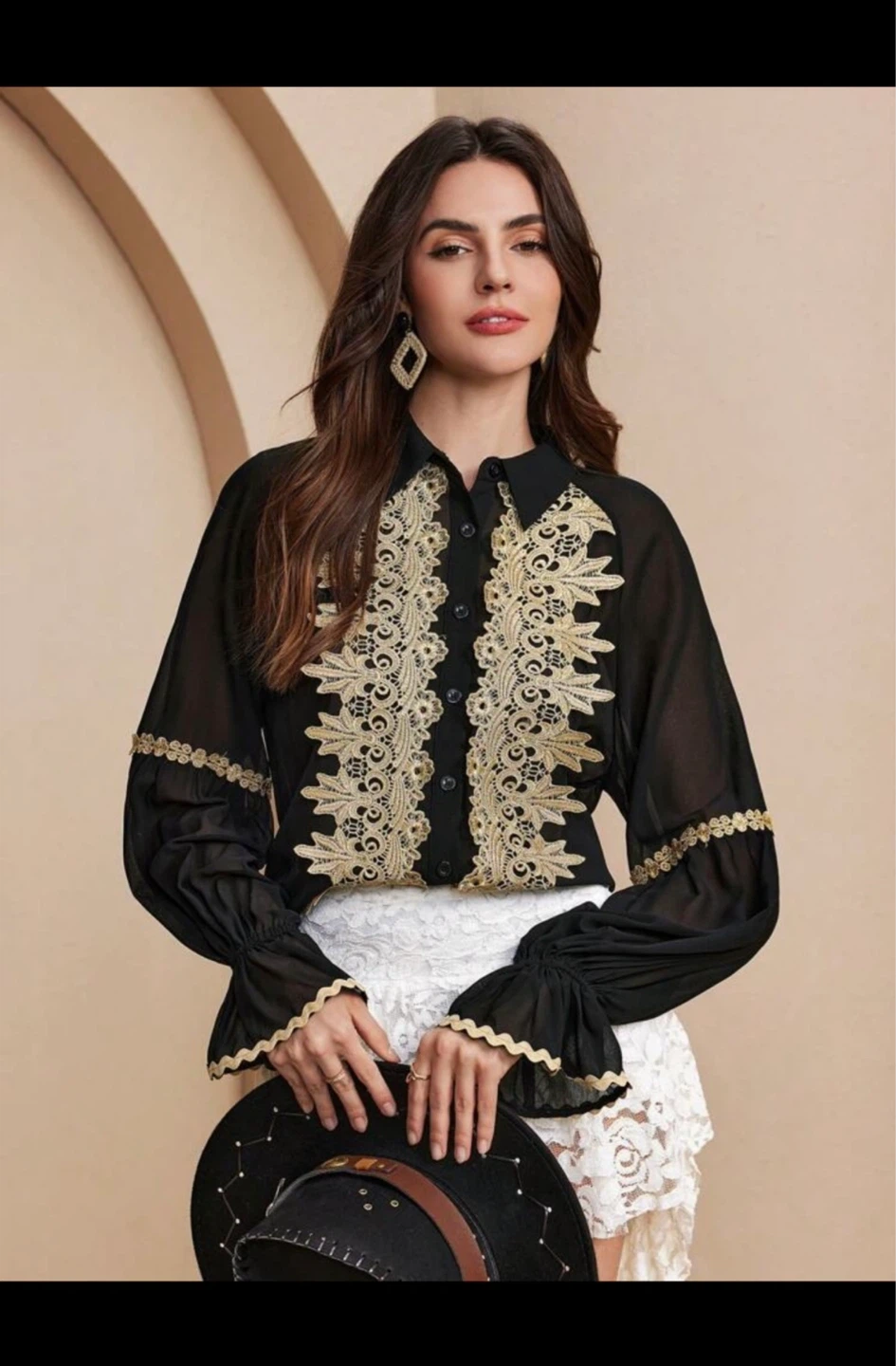 Black long-sleeve shirt with gold embroidery⚽️