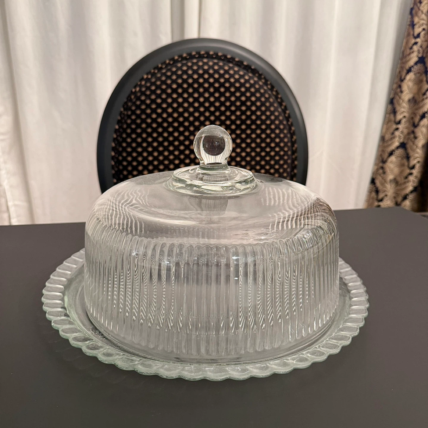 Large glass domed cake/pie serving plate - photo 2