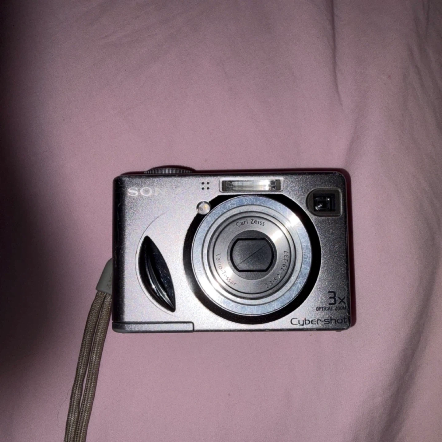Sony Digital Camera(no charger but in great condition!)