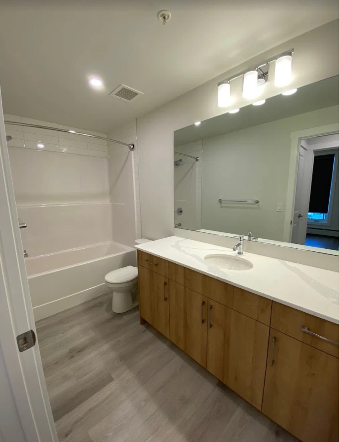 Apartment for Rent - photo 2