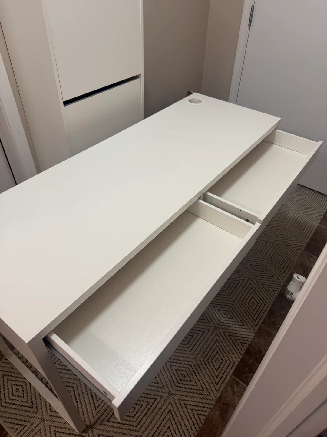 IKEA MICKE Desk - White - photo 2
