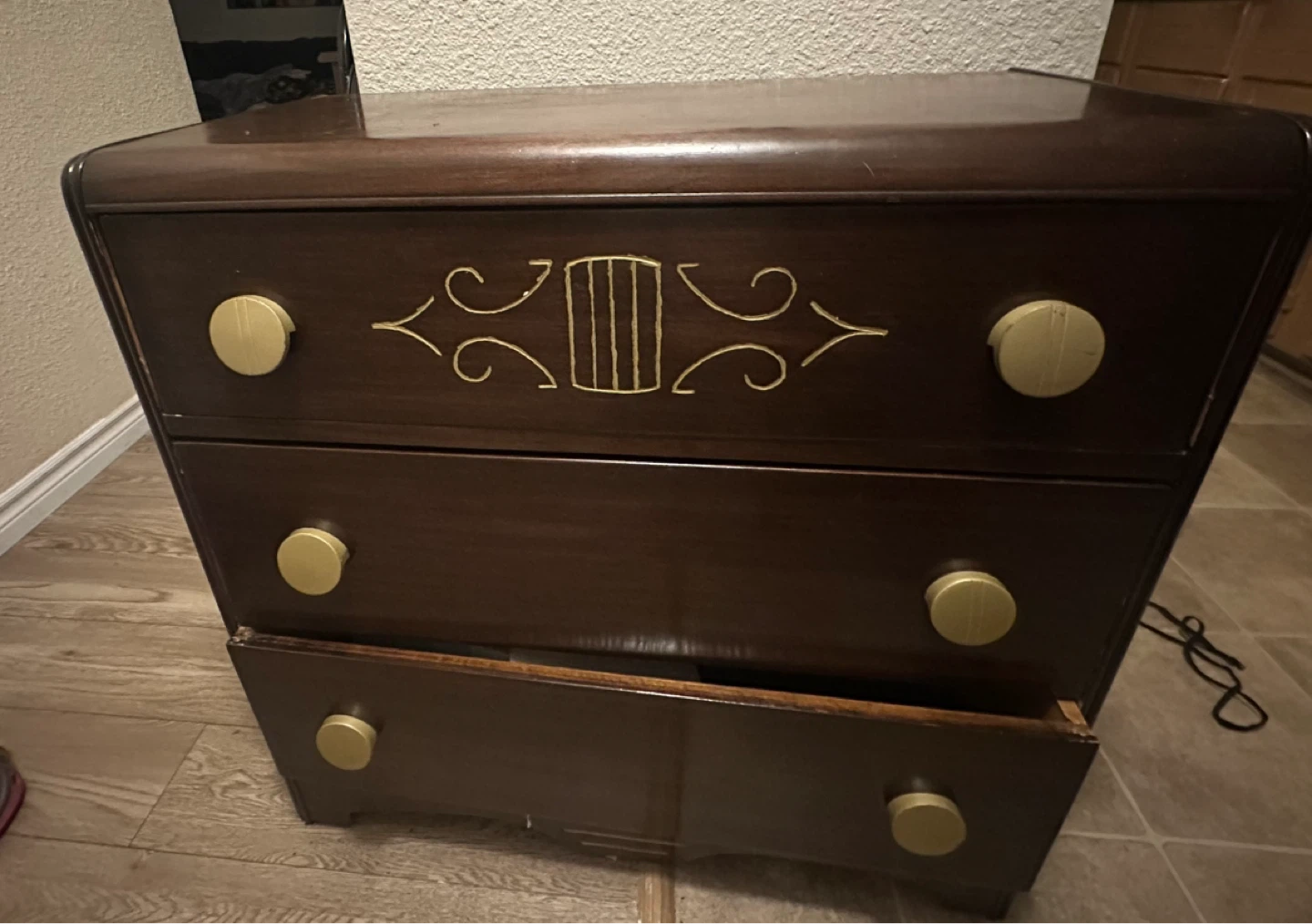 Vintage 3-Drawer Dresser - photo 2
