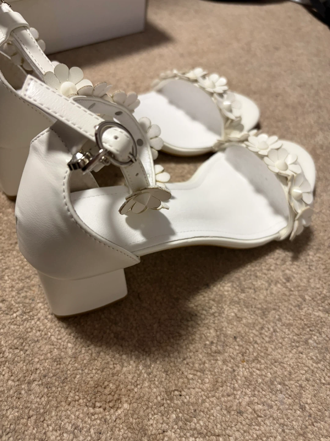 White Flower Detail Heeled Sandals - photo 3
