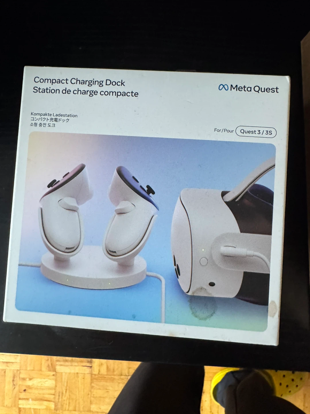 Meta Quest 3 and Charging Dock & Controllers - photo 2