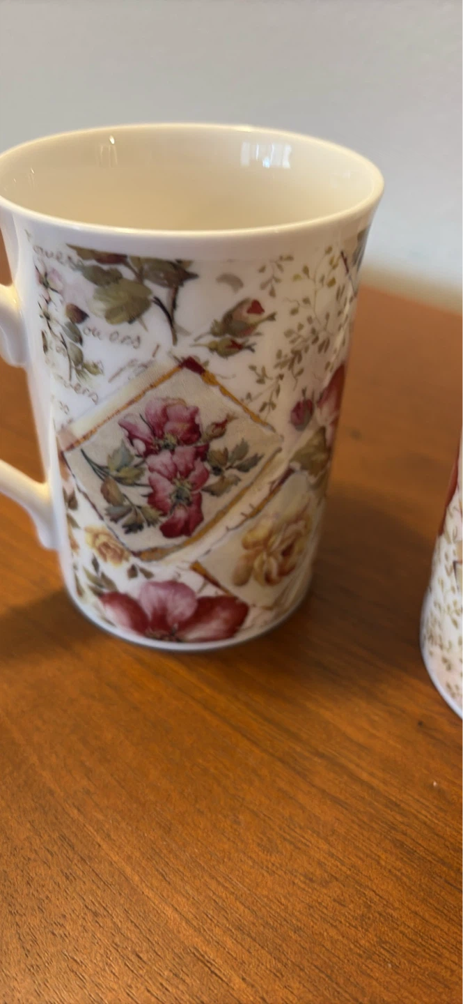Set of 2 Fine Bone China Mugs - photo 2