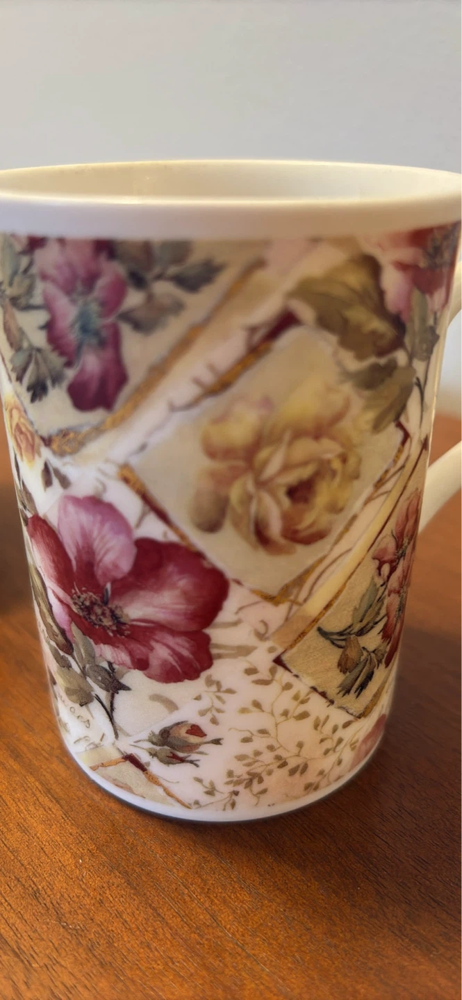Set of 2 Fine Bone China Mugs - photo 4
